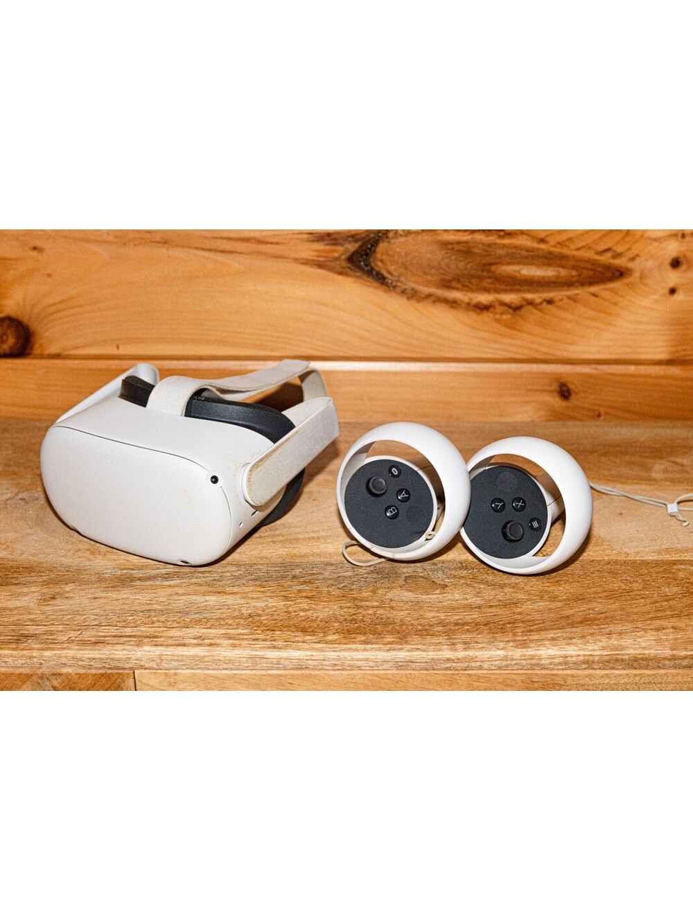 Oculus Quest 2 256GB VR Headset + 2 Controllers - Right Controller Drift/Rebuild